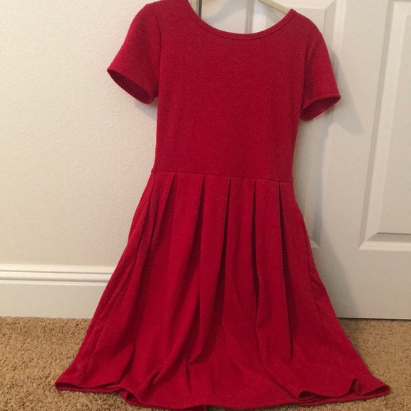 LuLaRoe Dresses & Skirts - Small LuLaRoe RED Amelia dress